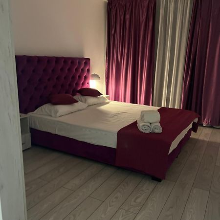 Cris Sunny Apartaments นาโวดาริ ภายนอก รูปภาพ